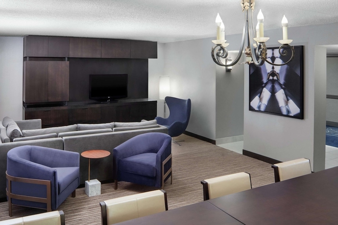 Imagen de los interiores del Hotel Doubletree By Hilton Hotel Newark Airport. Foto 9