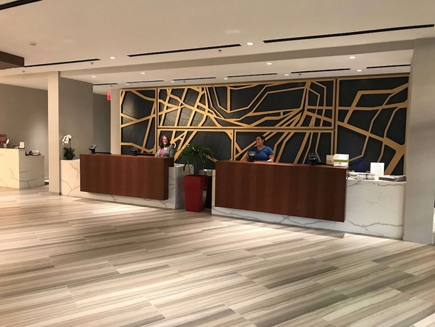 Imagen de los interiores del Hotel Doubletree By Hilton Hotel Newark Airport. Foto 19