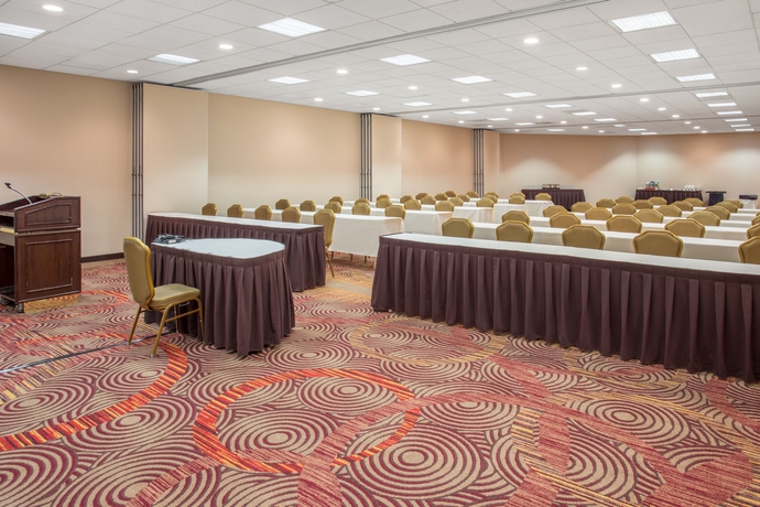 Imagen de los interiores del Hotel Doubletree By Hilton Houston Brookhollow. Foto 6