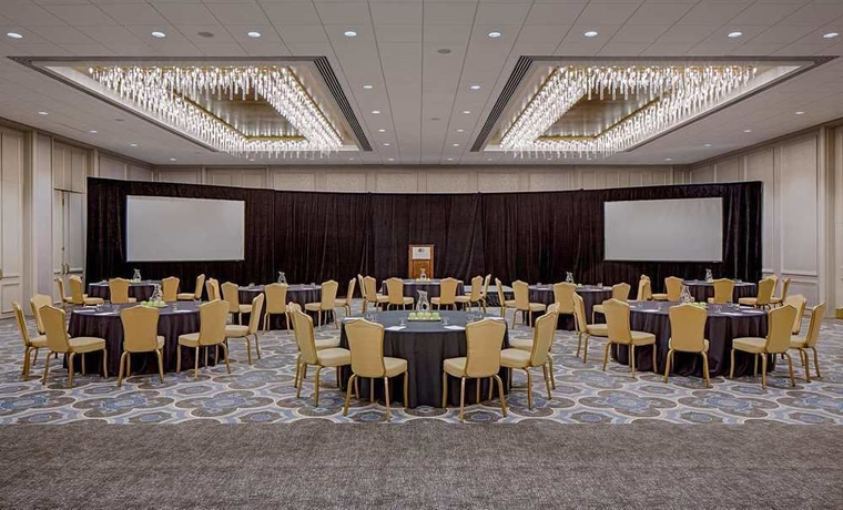 Imagen de los interiores del Hotel Doubletree By Hilton Houston - Greenway Plaza. Foto 10