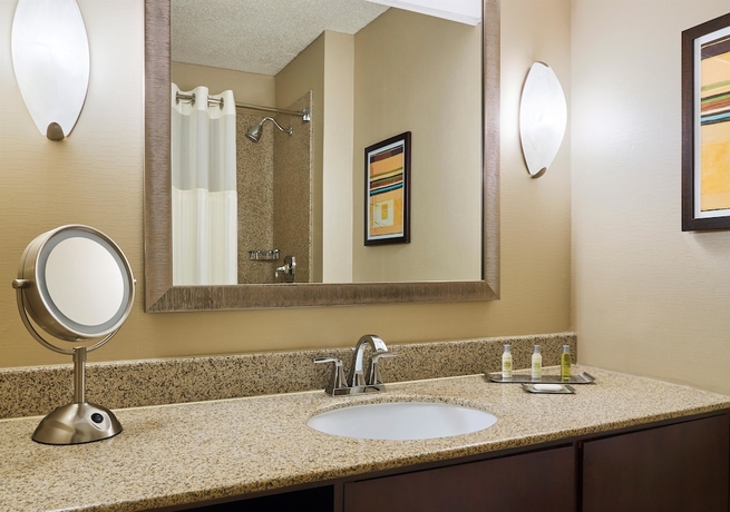 Imagen de la habitación del Hotel Doubletree By Hilton Houston Intercontinental Airport. Foto 4