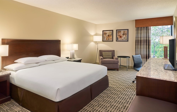 Imagen de la habitación del Hotel Doubletree By Hilton Houston Intercontinental Airport. Foto 6