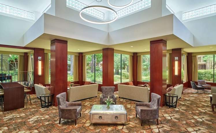 Imagen de los interiores del Hotel Doubletree By Hilton Houston Intercontinental Airport. Foto 16