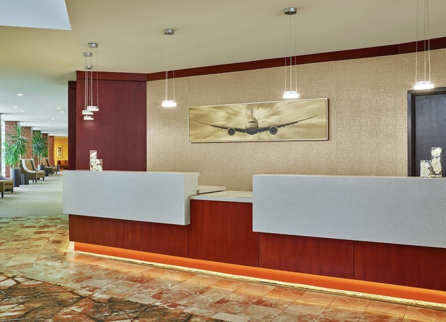 Imagen de los interiores del Hotel Doubletree By Hilton Houston Intercontinental Airport. Foto 19