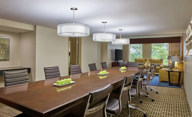 Imagen de la habitación del Hotel Doubletree By Hilton Houston Intercontinental Airport. Foto 14