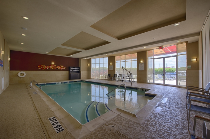 Imagen de la piscina del Hotel Doubletree By Hilton Houston Westchase. Foto 16