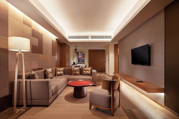 Imagen de los interiores del Hotel Doubletree By Hilton Huidong Resort. Foto 16
