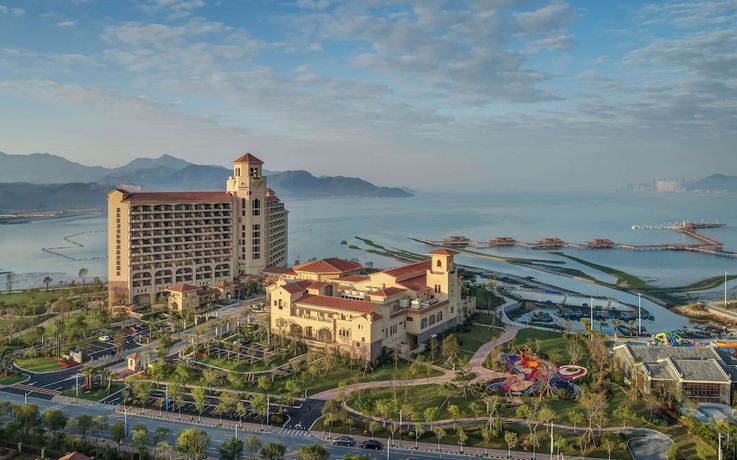 Imagen general del Hotel Doubletree By Hilton Huidong Resort. Foto 2