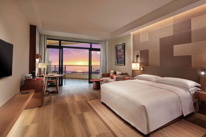 Imagen de los interiores del Hotel Doubletree By Hilton Huidong Resort. Foto 19
