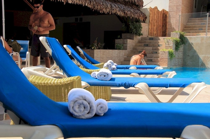 Imagen de la piscina del Hotel Doubletree By Hilton Iquitos. Foto 11