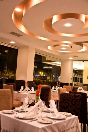 Imagen del bar/restaurante del Hotel Doubletree By Hilton Iquitos. Foto 4