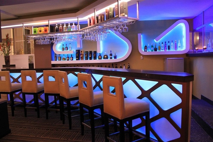 Imagen del bar/restaurante del Hotel Doubletree By Hilton Iquitos. Foto 5