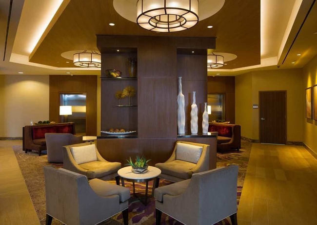 Imagen de los interiores del Hotel Doubletree By Hilton Irvine - Spectrum. Foto 4