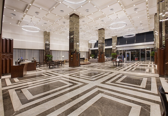Imagen de los interiores del Hotel Doubletree By Hilton Istanbul Avcilar. Foto 12