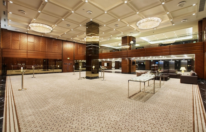 Imagen de los interiores del Hotel Doubletree By Hilton Istanbul Avcilar. Foto 14
