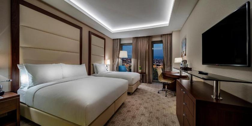 Imagen general del Hotel Doubletree By Hilton Istanbul Topkapi. Foto 7