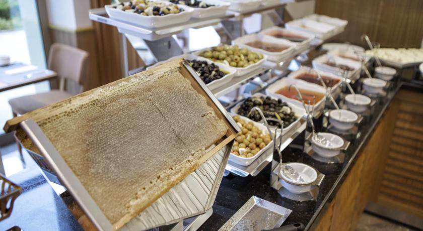 Imagen general del Hotel Doubletree By Hilton Istanbul - Tuzla. Foto 10