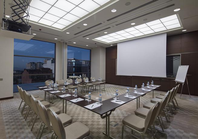 Imagen general del Hotel Doubletree By Hilton Istanbul Umraniye. Foto 4