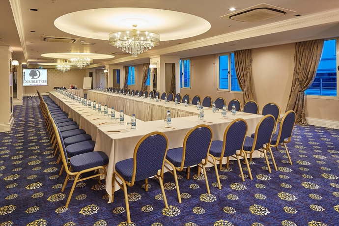 Imagen de los interiores del Hotel Doubletree By Hilton Izmir - Alsancak. Foto 15