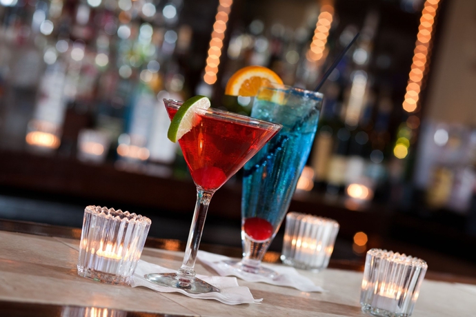 Imagen del bar/restaurante del Hotel Doubletree By Hilton Jacksonville Riverfront. Foto 2