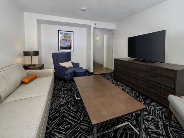 Imagen de la habitación del Hotel Doubletree By Hilton Jamestown. Foto 11