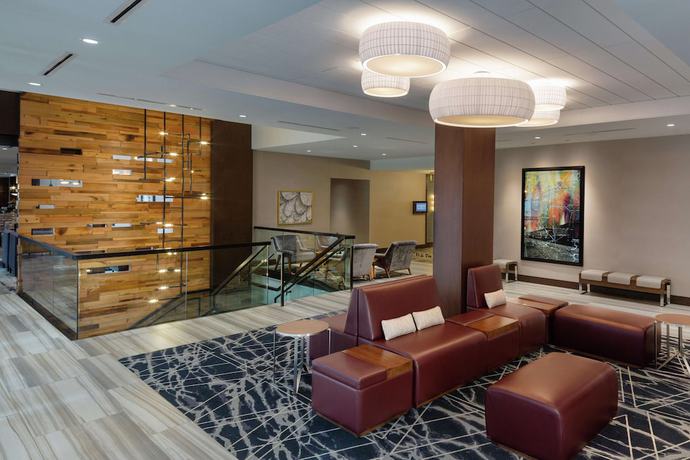 Imagen de los interiores del Hotel Doubletree By Hilton Jamestown. Foto 20