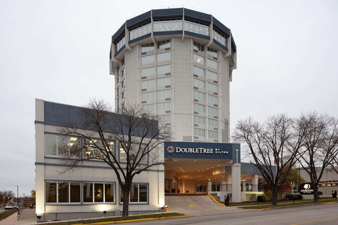 Imagen general del Hotel Doubletree By Hilton Jefferson City. Foto 1