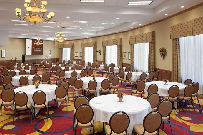 Imagen de los interiores del Hotel Doubletree By Hilton Jefferson City. Foto 15