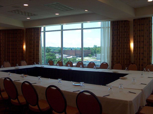 Imagen del bar/restaurante del Hotel Doubletree By Hilton Jefferson City. Foto 4