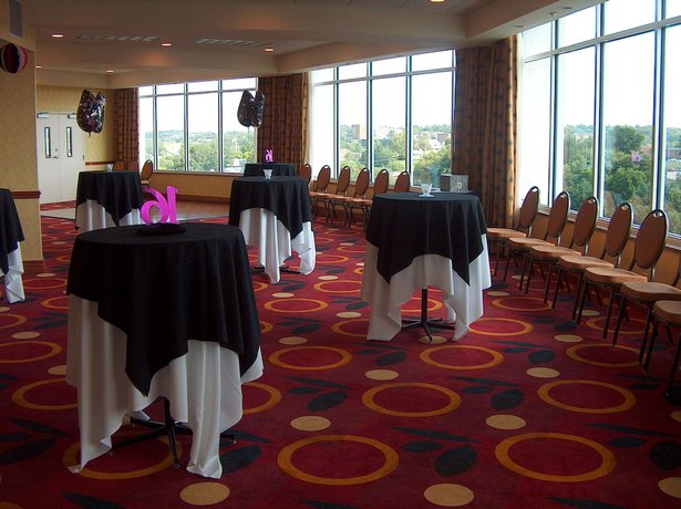 Imagen de los interiores del Hotel Doubletree By Hilton Jefferson City. Foto 17