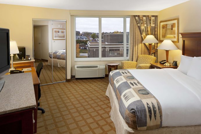 Imagen de la habitación del Hotel Doubletree By Hilton Jefferson City. Foto 9