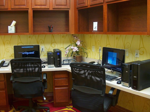 Imagen de los interiores del Hotel Doubletree By Hilton Jefferson City. Foto 19