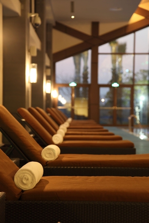 Imagen de la piscina del Hotel Doubletree By Hilton Jiaxing. Foto 15