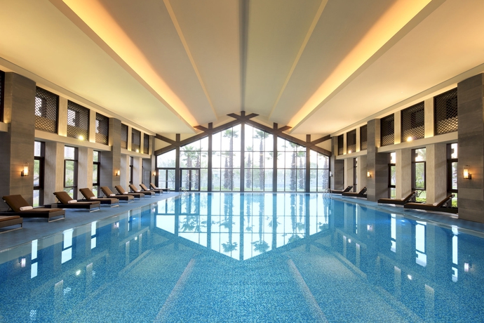 Imagen de la piscina del Hotel Doubletree By Hilton Jiaxing. Foto 16
