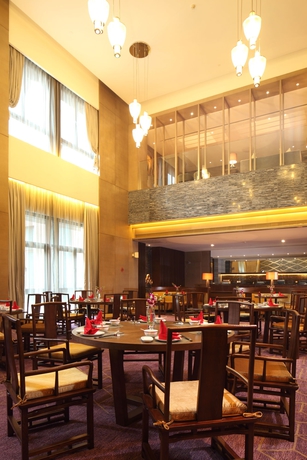 Imagen del bar/restaurante del Hotel Doubletree By Hilton Jiaxing. Foto 2