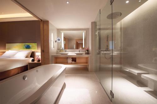 Imagen de la habitación del Hotel Doubletree By Hilton Johor Bahru. Foto 2