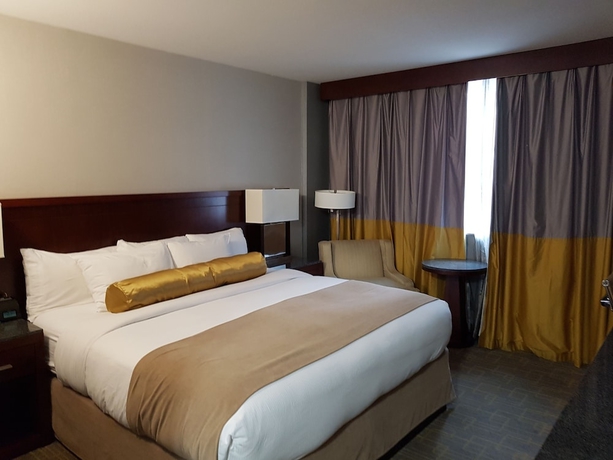 Imagen de la habitación del Hotel Doubletree By Hilton Kamloops. Foto 4