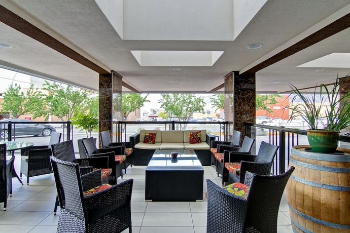 Imagen de los interiores del Hotel Doubletree By Hilton Kamloops. Foto 19