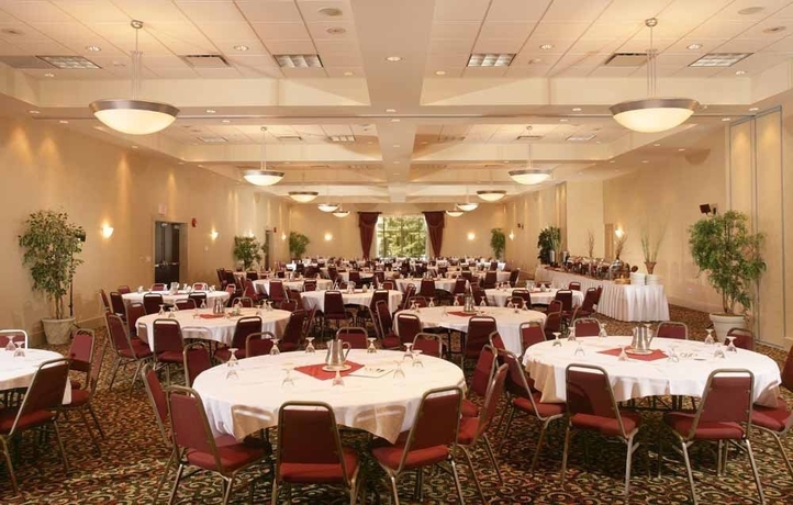 Imagen de los interiores del Hotel Doubletree By Hilton Kitchener. Foto 8