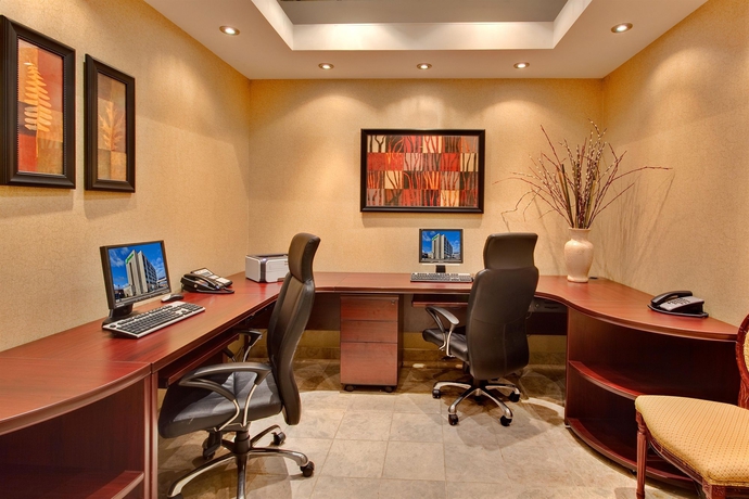 Imagen de los interiores del Hotel Doubletree By Hilton Kitchener. Foto 9