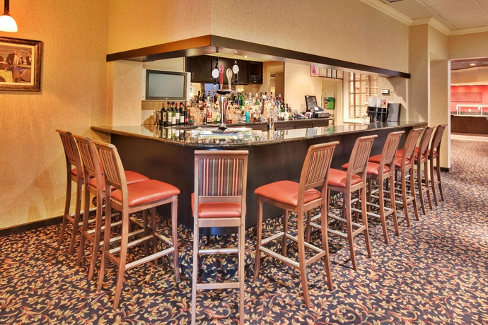 Imagen del bar/restaurante del Hotel Doubletree By Hilton Kitchener. Foto 2