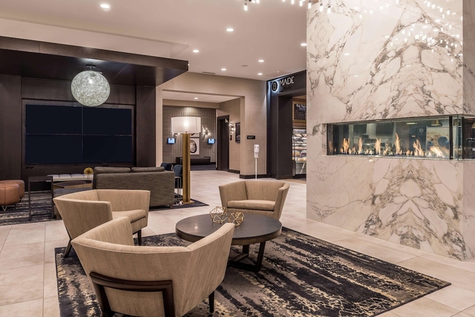 Imagen de los interiores del Hotel Doubletree By Hilton Lafayette East. Foto 14