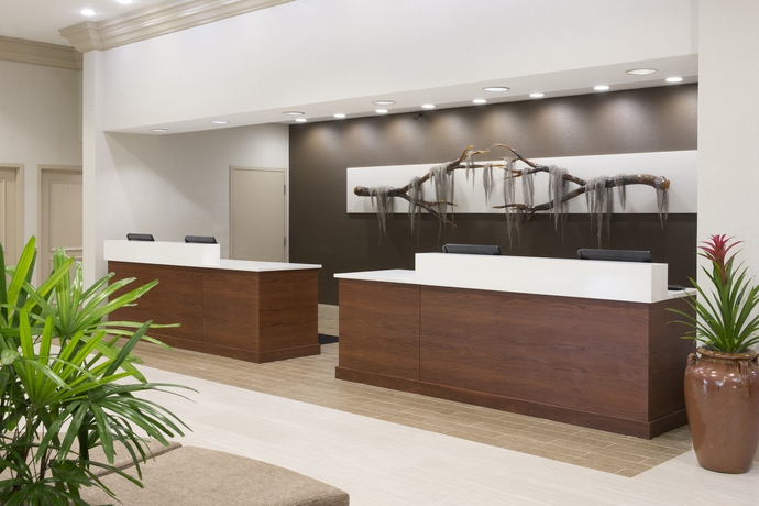 Imagen de los interiores del Hotel Doubletree By Hilton Lafayette. Foto 12