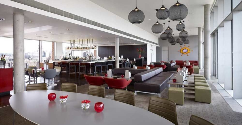 Imagen de los exteriores del Hotel Doubletree By Hilton Leeds City Centre. Foto 9