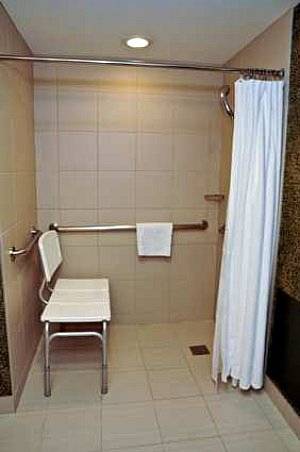 Imagen de la habitación del Hotel Doubletree By Hilton Libertyville - Mundelein. Foto 6