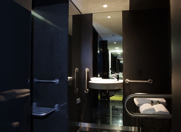 Imagen de la habitación del Hotel Doubletree By Hilton Lisbon - Fontana Park. Foto 9