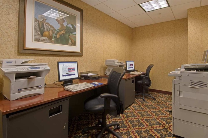 Imagen de los interiores del Hotel Doubletree By Hilton Lisle Naperville. Foto 4