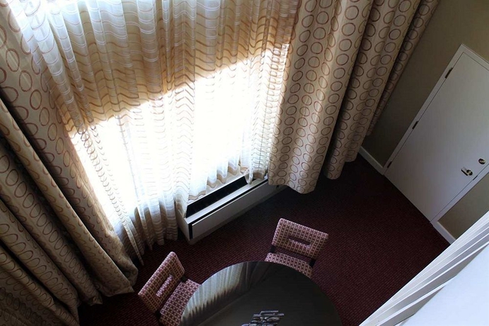 Imagen de los interiores del Hotel Doubletree By Hilton Little Rock. Foto 12