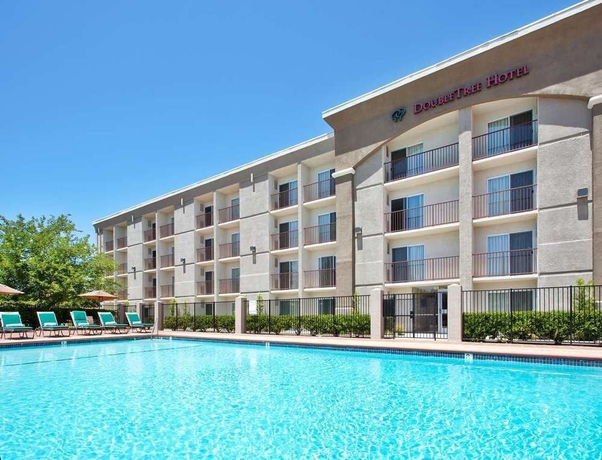 Imagen de la piscina del Hotel Doubletree By Hilton Livermore, Ca. Foto 11