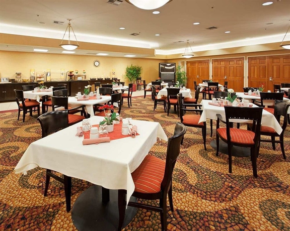 Imagen del bar/restaurante del Hotel Doubletree By Hilton Livermore, Ca. Foto 2